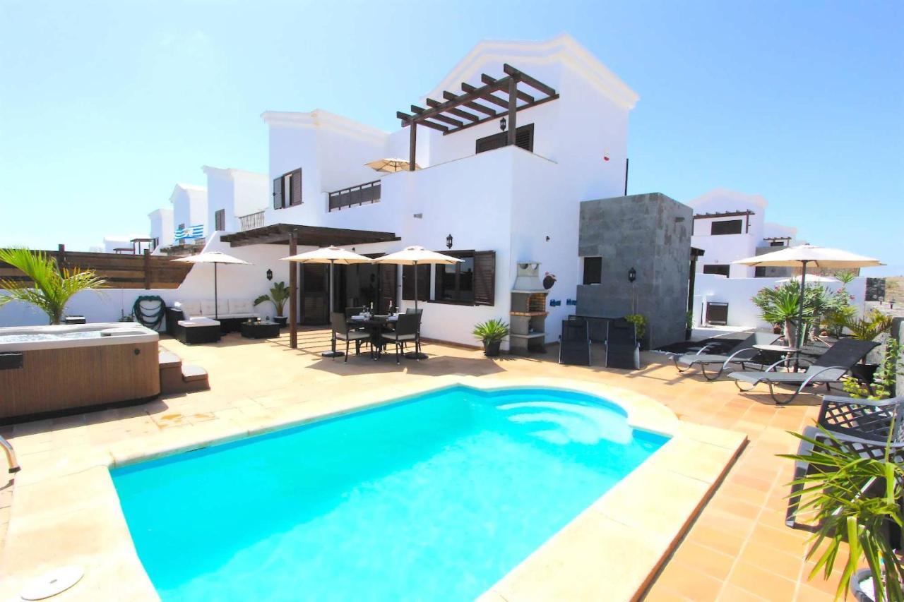Villa Emma Playa Blanca ภายนอก รูปภาพ