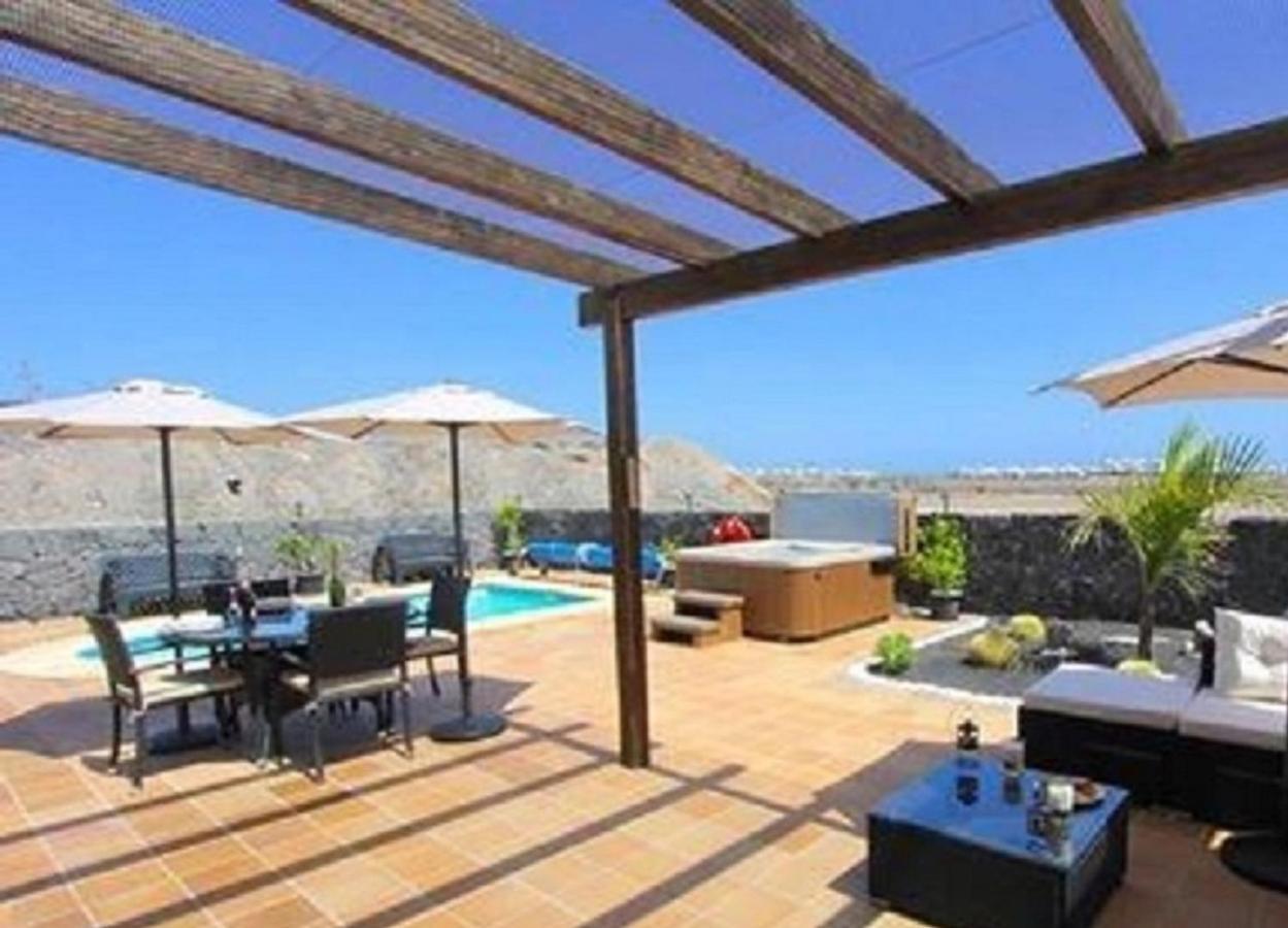 Villa Emma Playa Blanca ภายนอก รูปภาพ